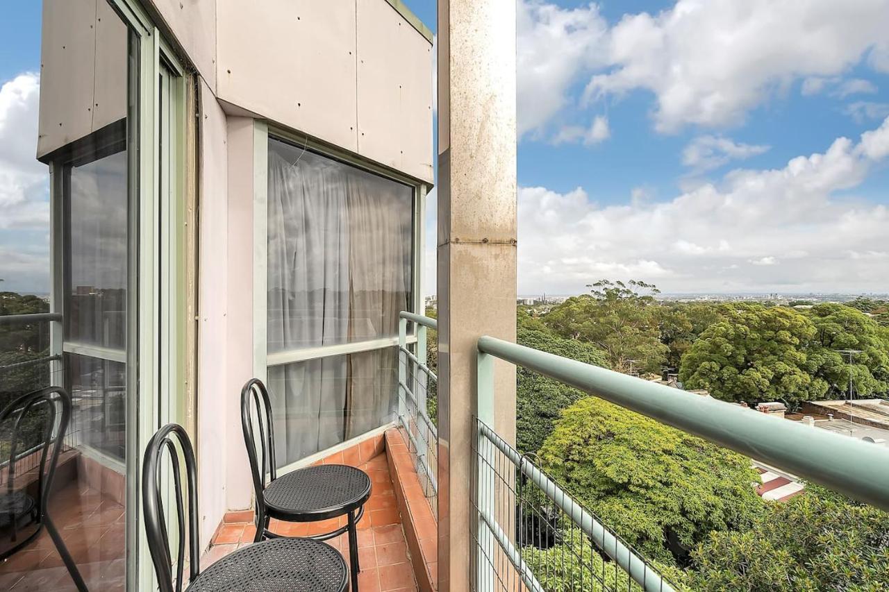 'georgina' Mid-century Modern Poolside * Sydney